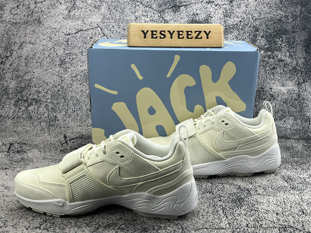 UA Nike Zoom Field Jaxx SP