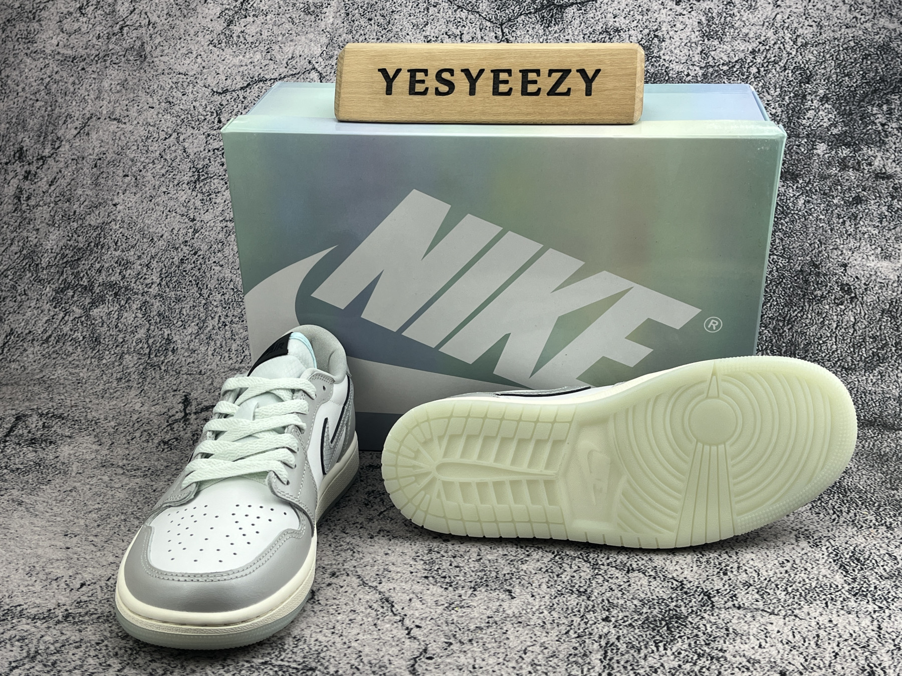 UA Jordan 1 Retro Low OG