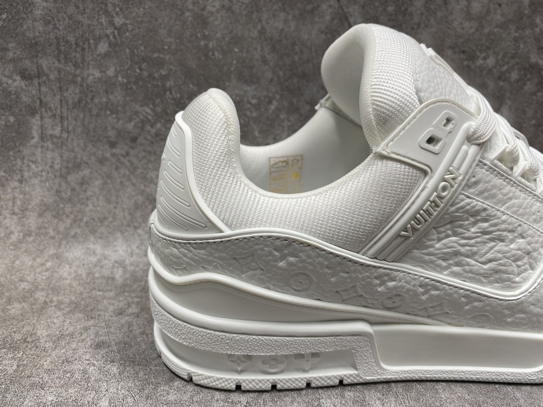 UA LV trainer Sneakers