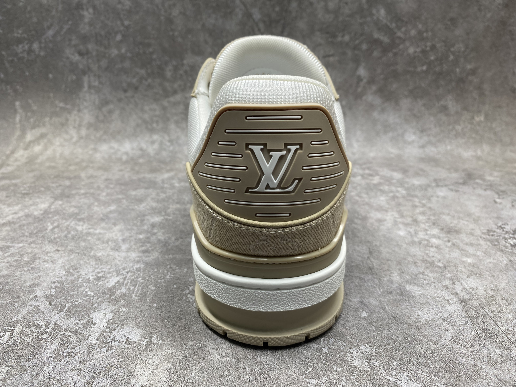 UA LV trainer Sneakers