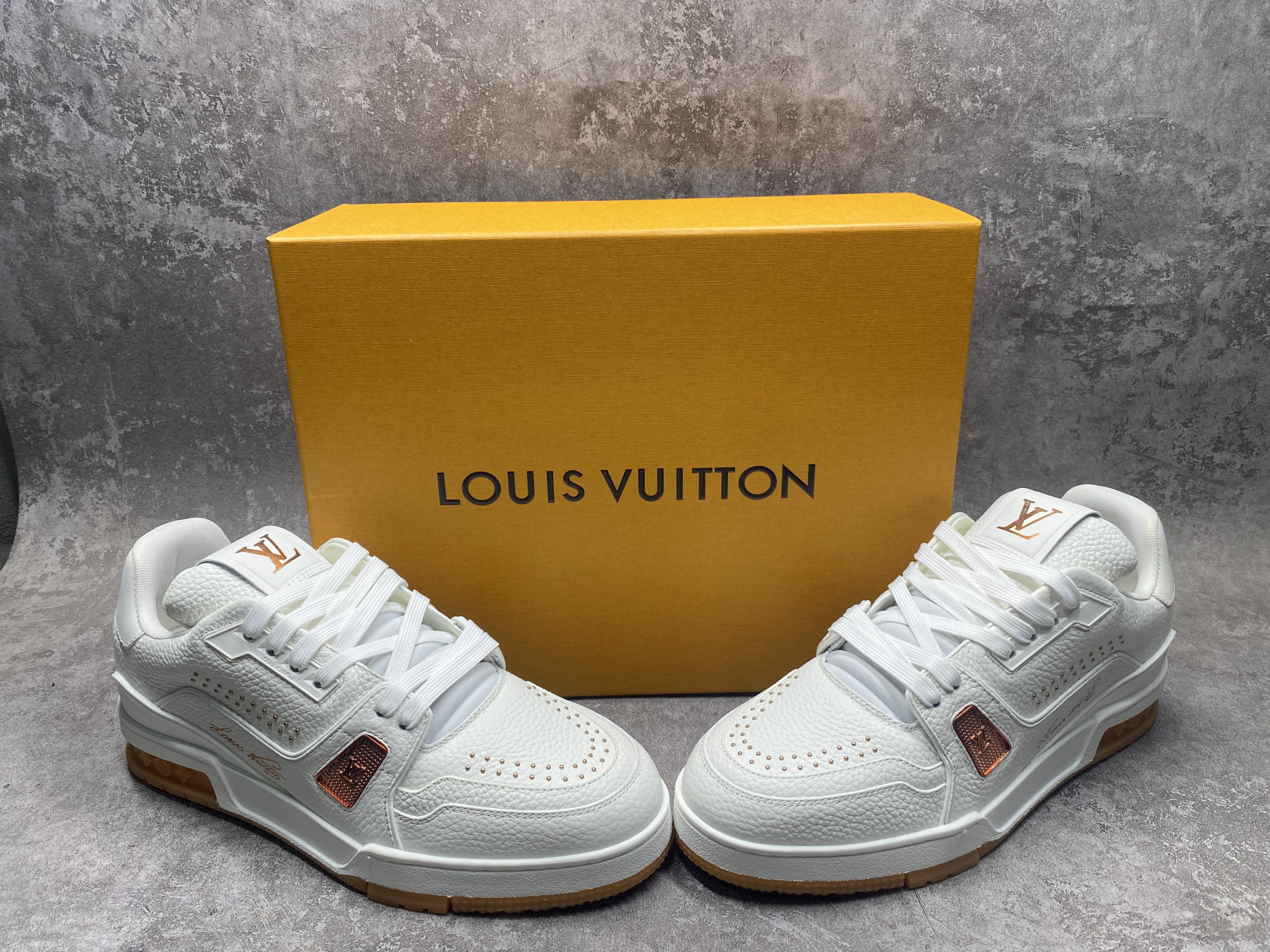 UA LV trainer Sneakers