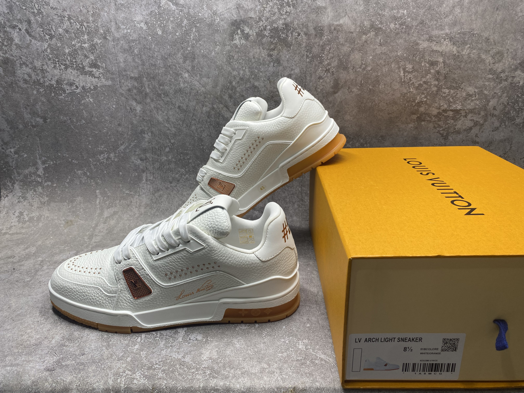 UA LV trainer Sneakers