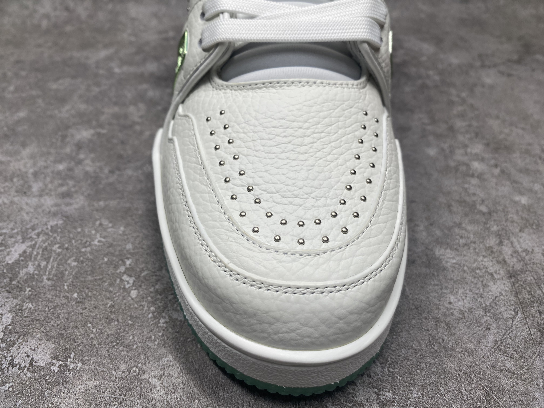 UA LV trainer Sneakers