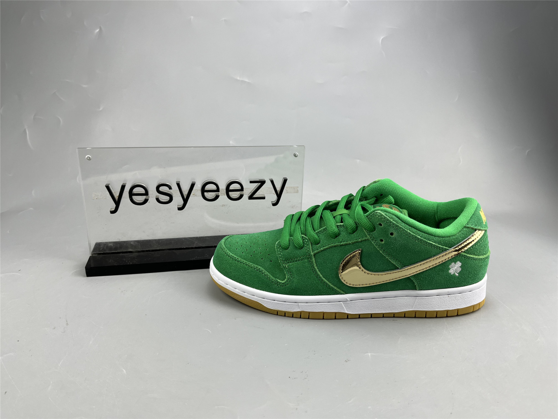 UA NIKE DUNK LOW SB 