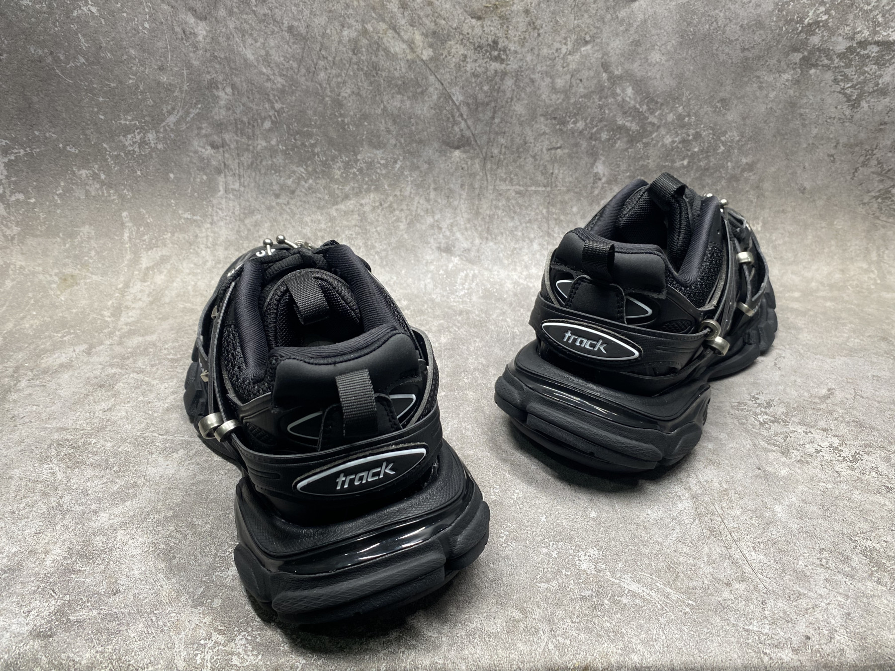 ua Ba1en*iaga track sneaker