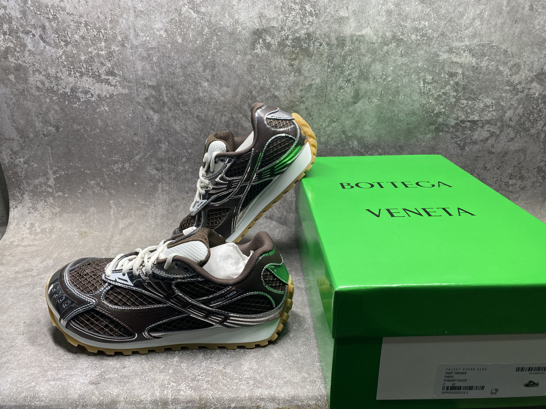 ua b0tt*ga Ven*ta orbit sneaker