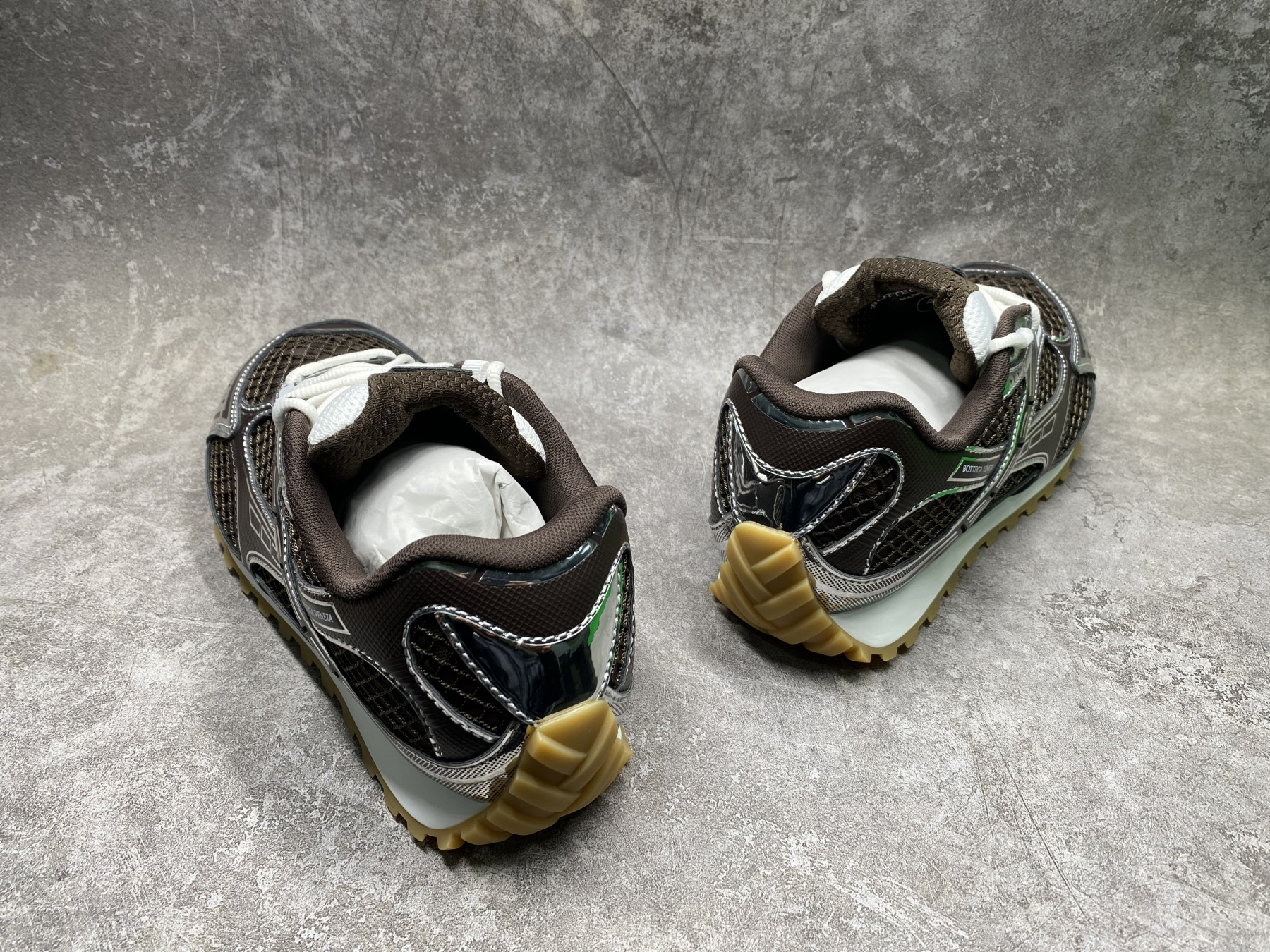 ua b0tt*ga Ven*ta orbit sneaker