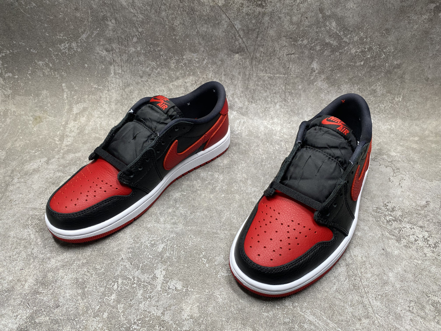 UA Air Jordan 1 Retro Low OG