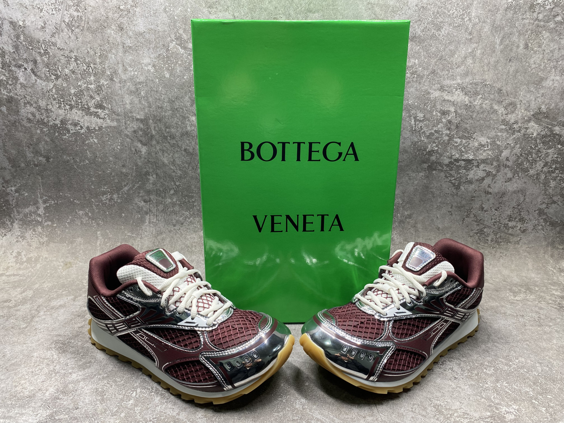 ua b0tt*ga Ven*ta orbit sneaker