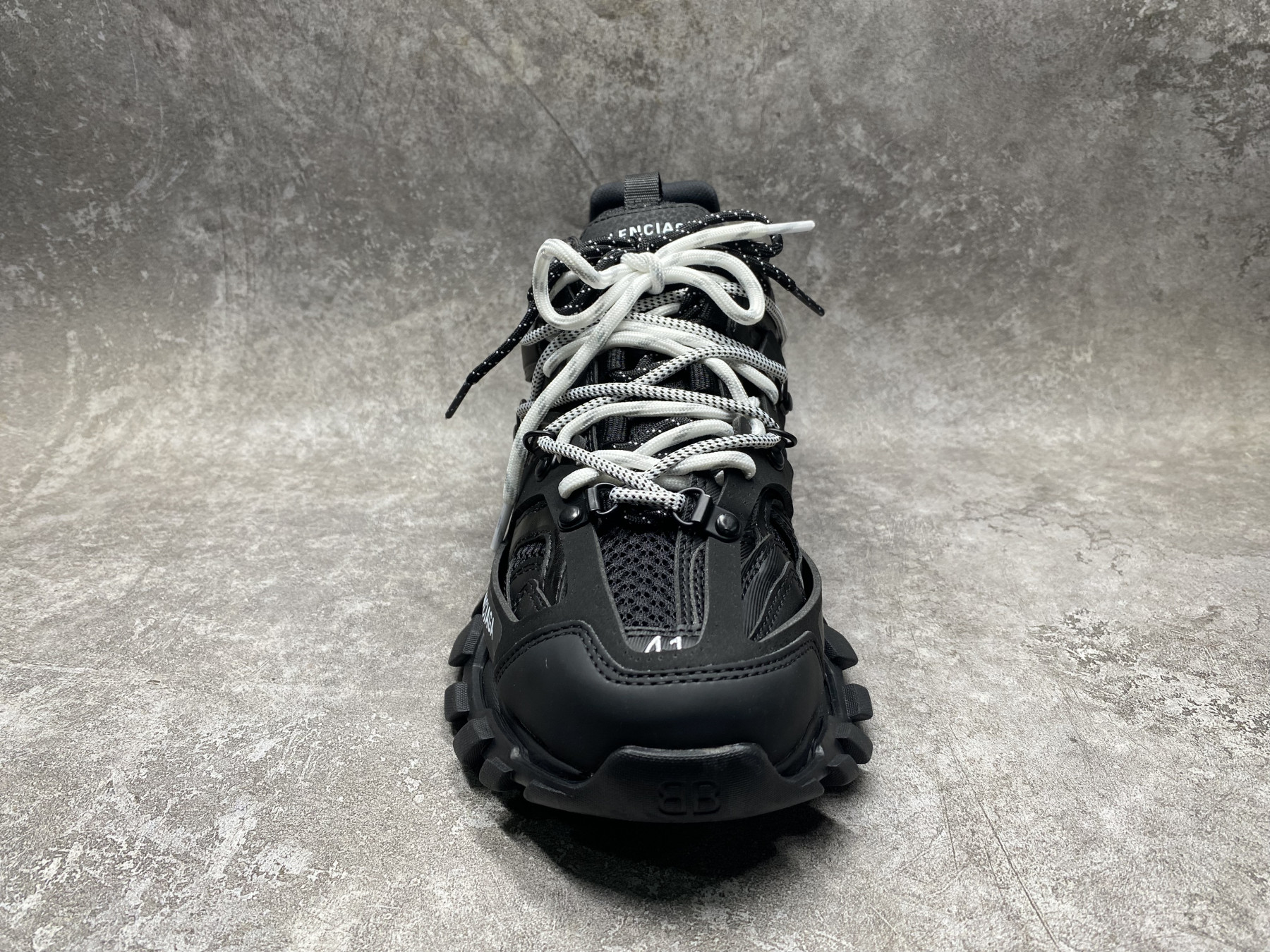 ua Ba1en*iaga track sneaker