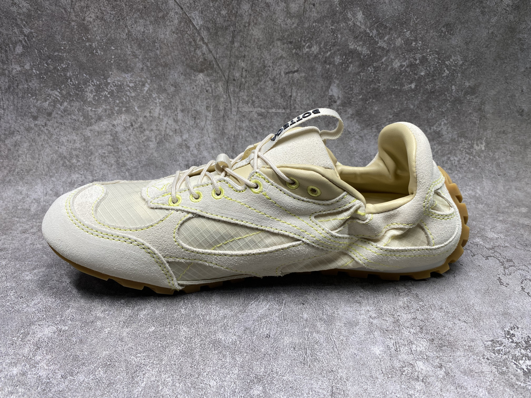ua b0tt*ga Ven*ta orbit flash sneaker