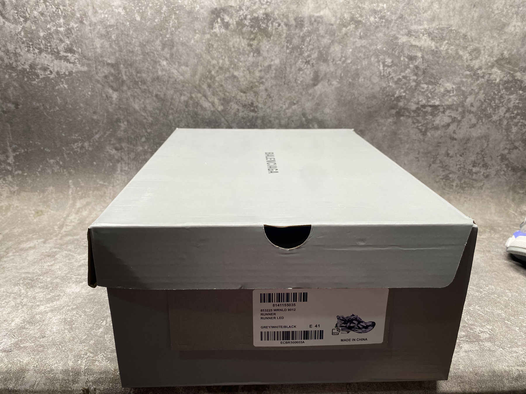 ua Ba1en*iaga runner sneaker