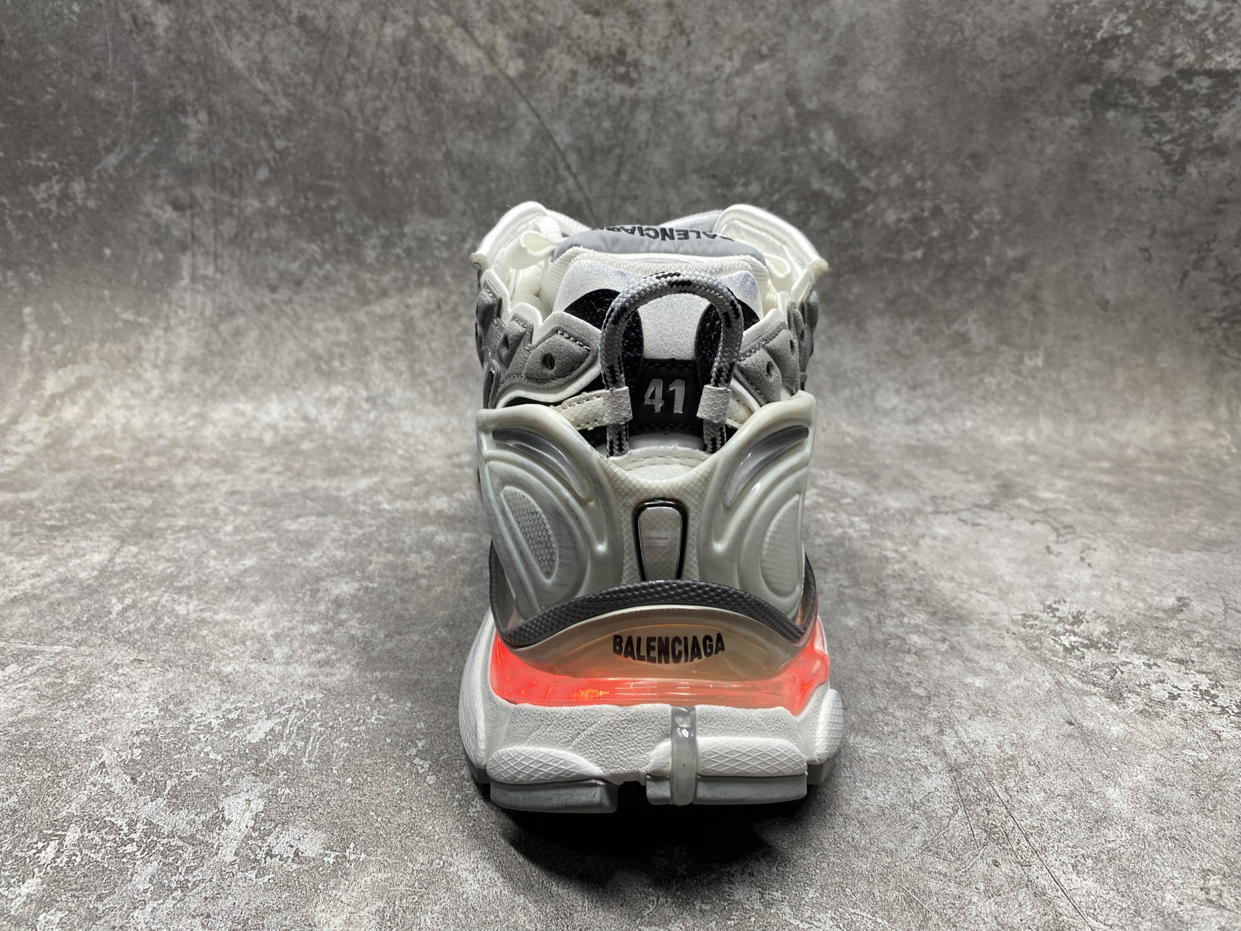 ua Ba1en*iaga runner sneaker