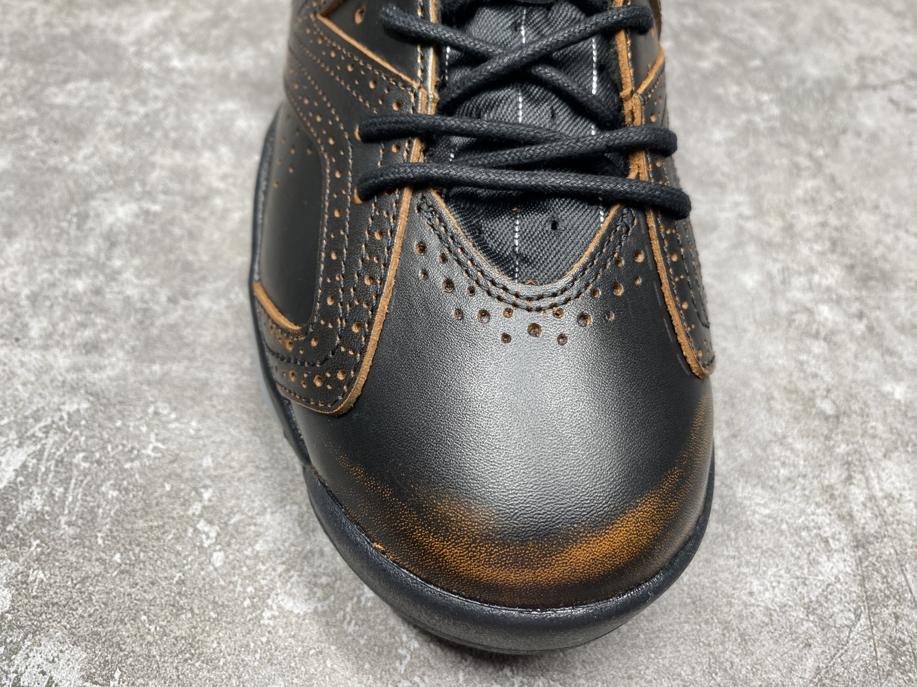 UA AIR JORDAN 6 Retro