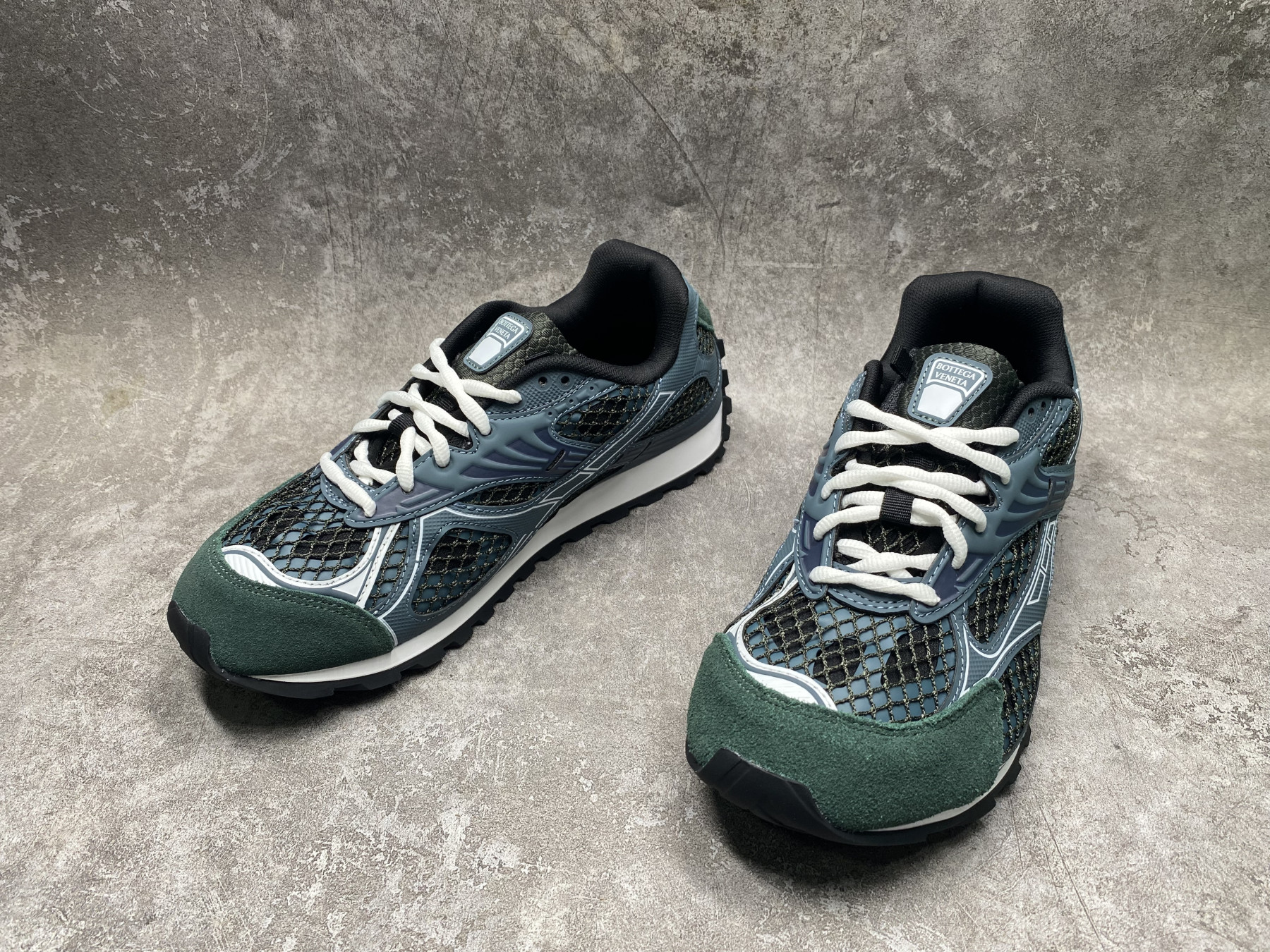 ua b0tt*ga Ven*ta orbit sneaker