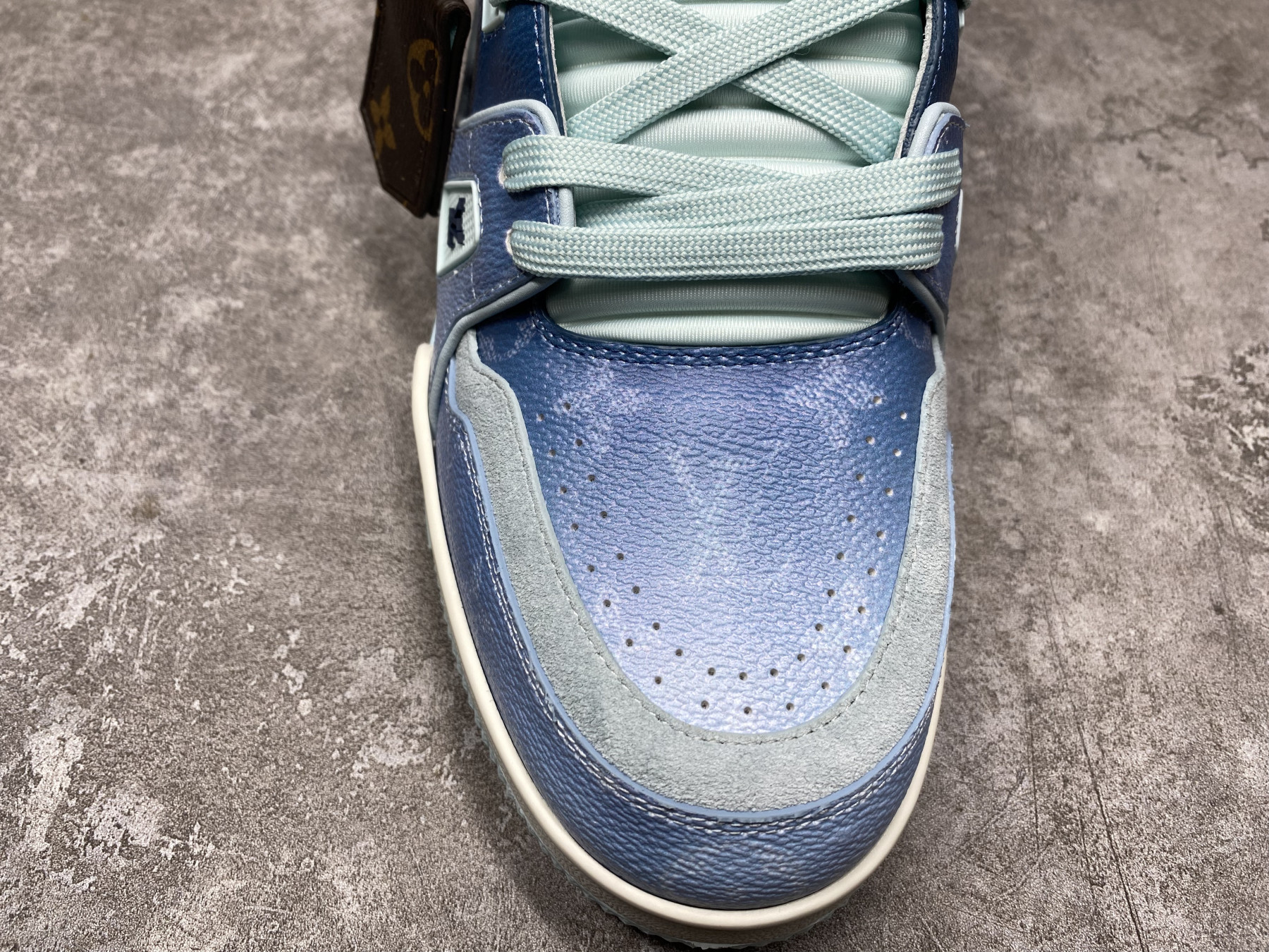 UA LV trainer Sneakers