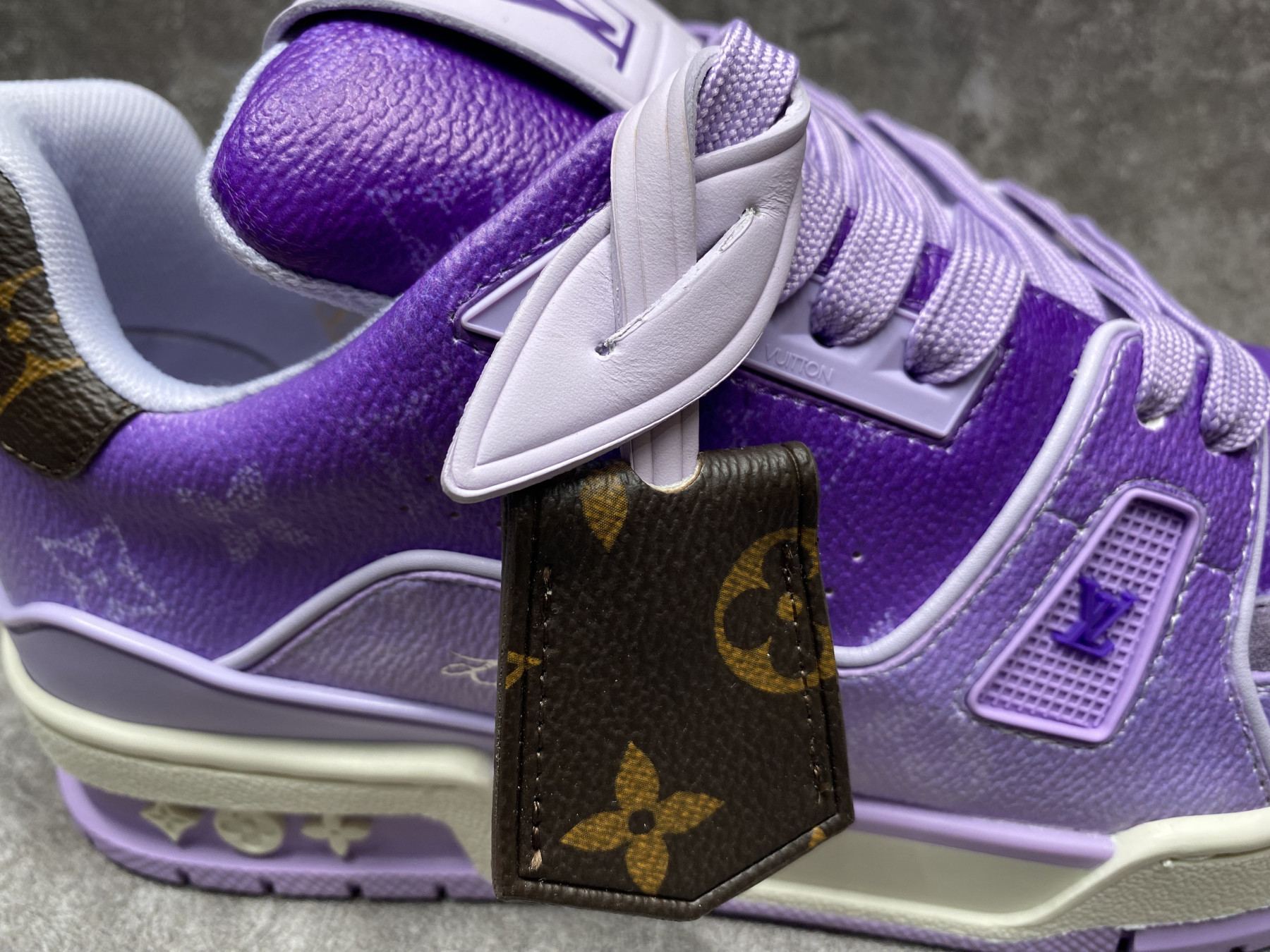 UA LV trainer Sneakers