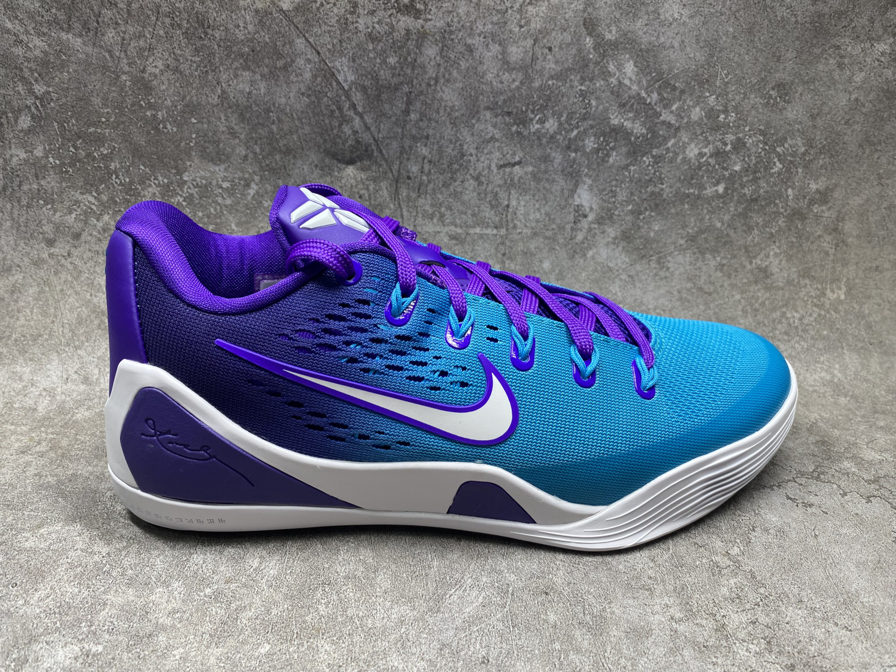 UA Nike Kobe 9 Elite Low EM Protro