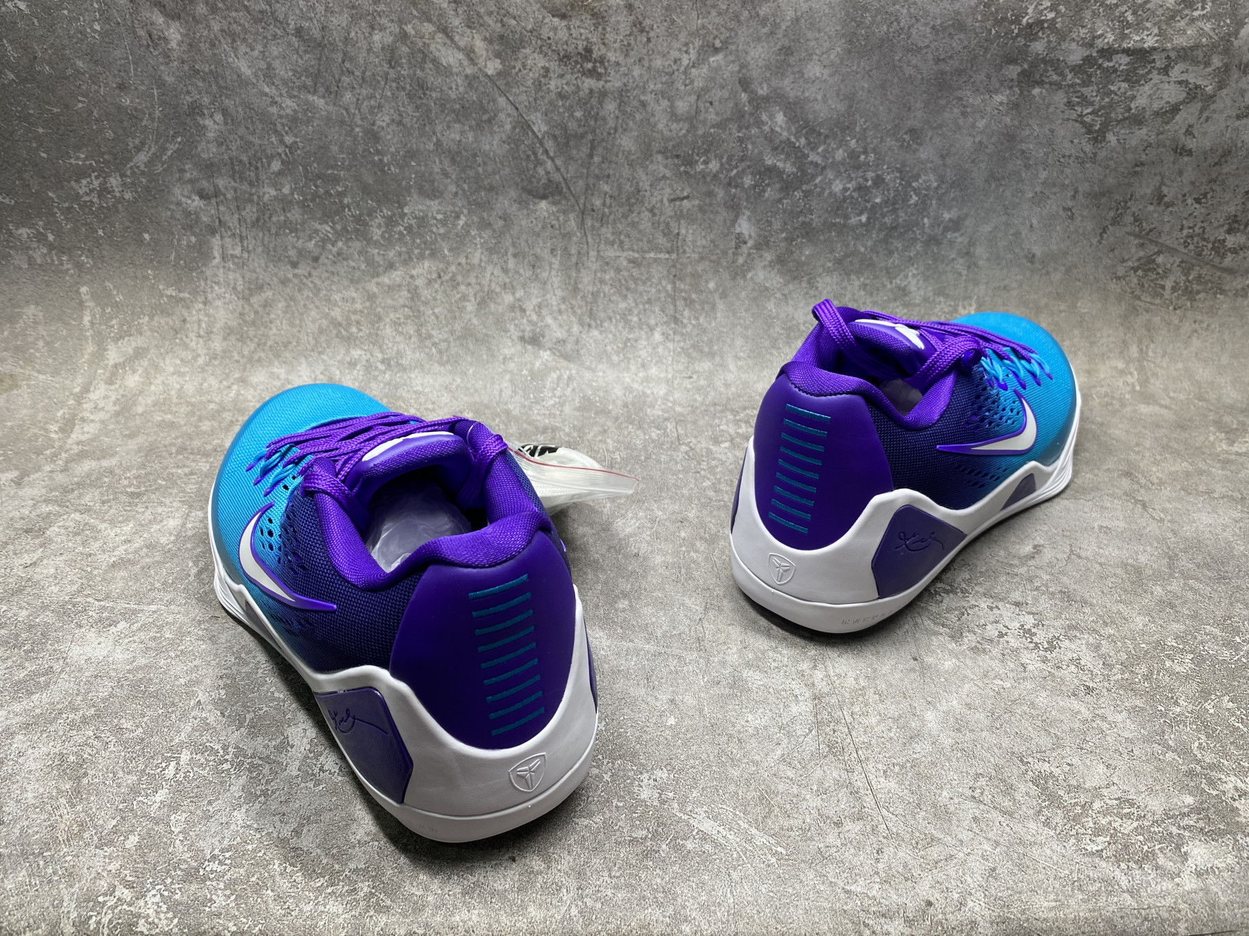 UA Nike Kobe 9 Elite Low EM Protro