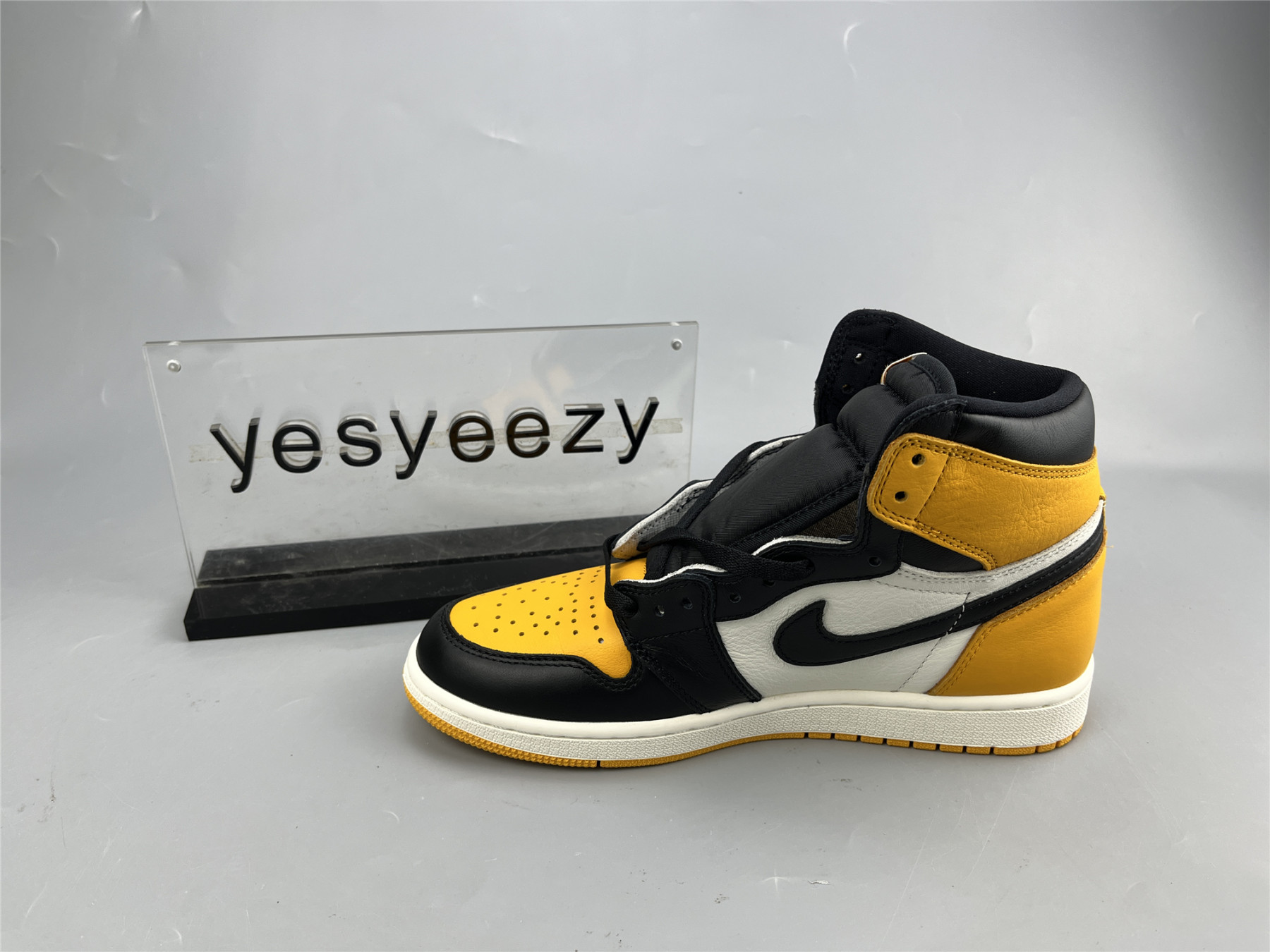 UA AIR JORDAN 1 RETRO HIGH OG 