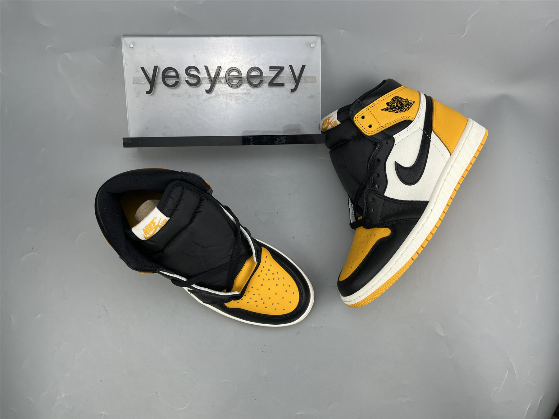 UA AIR JORDAN 1 RETRO HIGH OG 