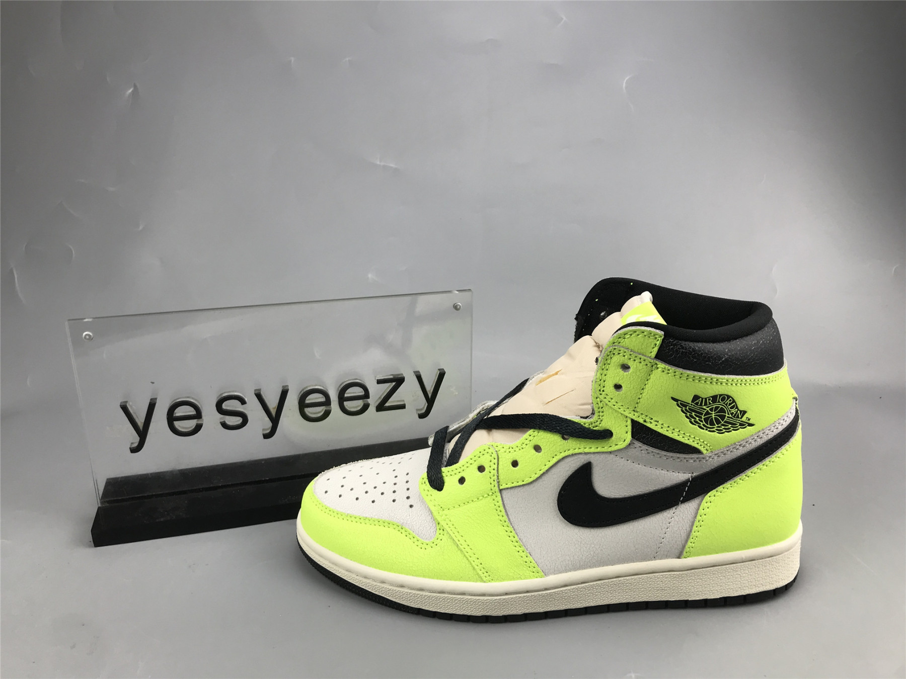 UA AIR JORDAN 1 HIGH OG â€œVISIONAIREâ€