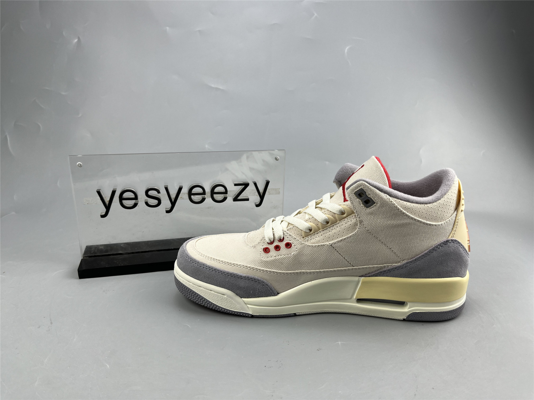 UA AIR JORDAN 3 RETRO SE 