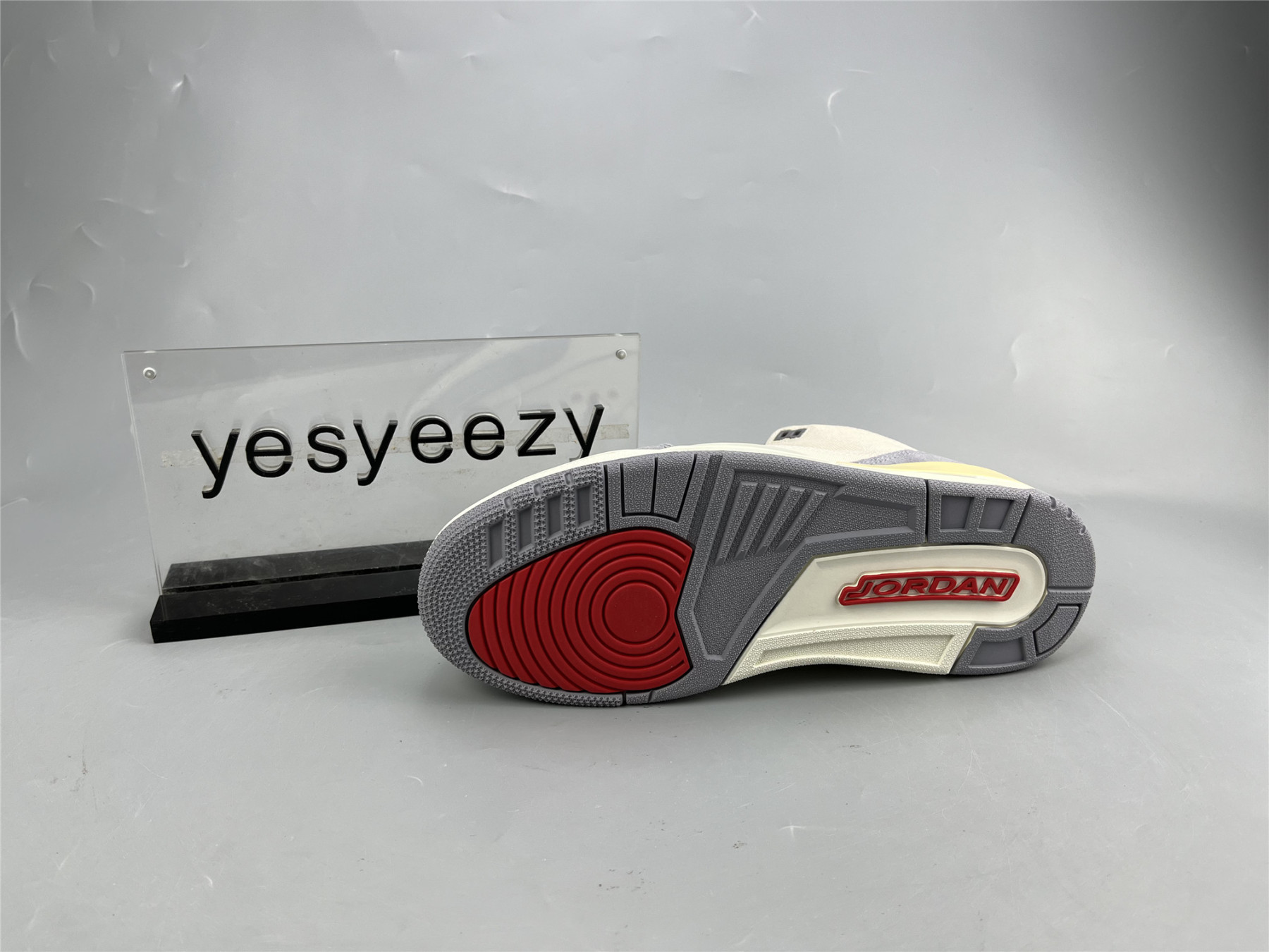 UA AIR JORDAN 3 RETRO SE 