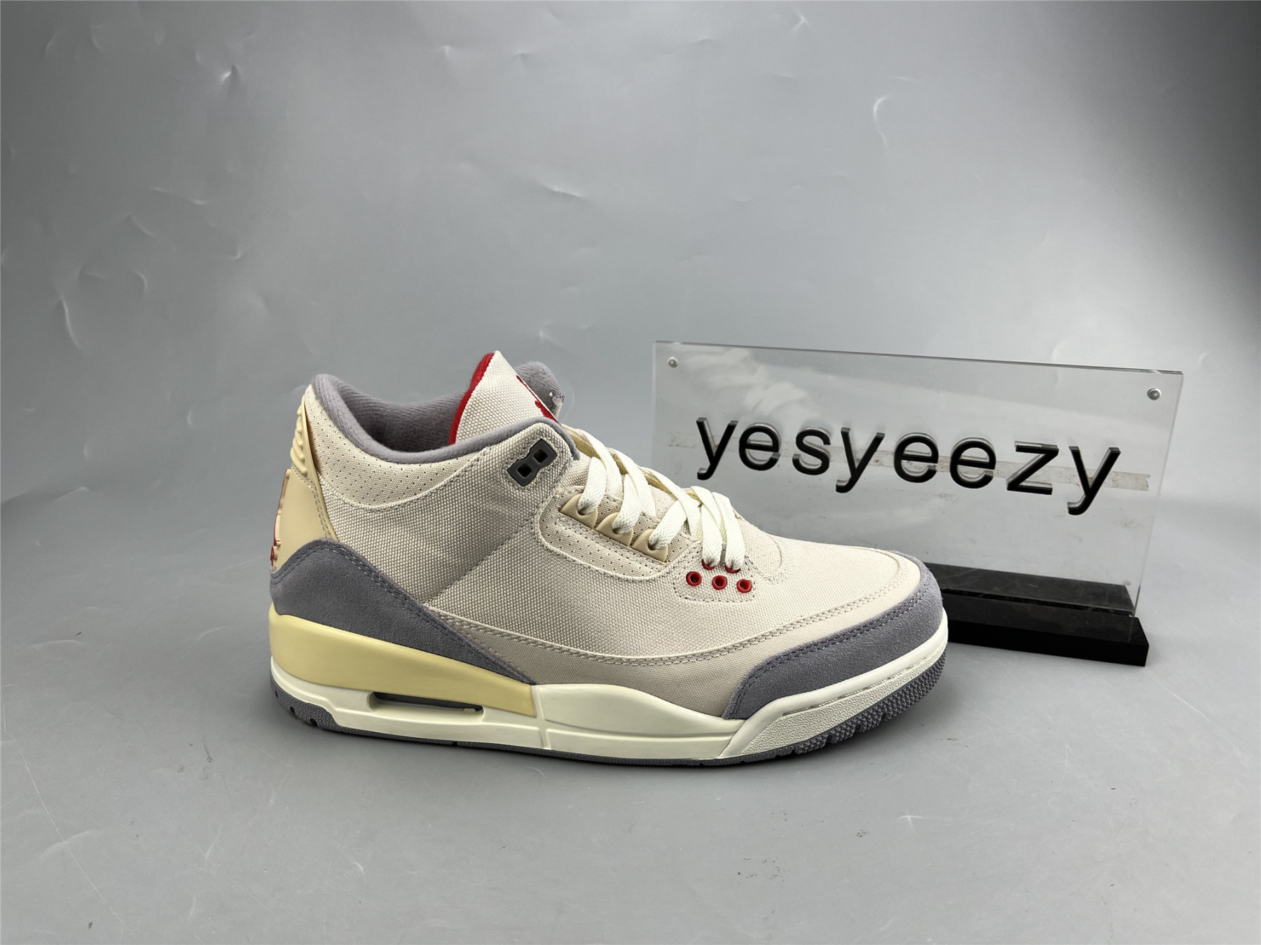 UA AIR JORDAN 3 RETRO SE 