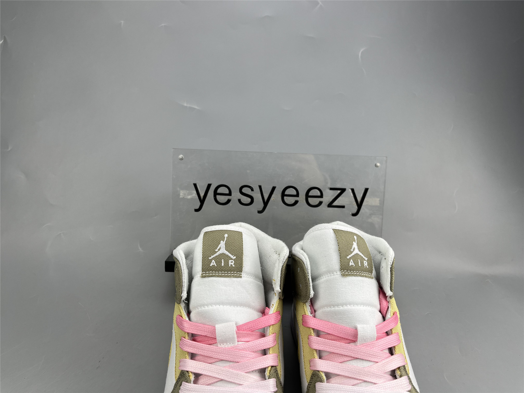 UA AIR JORDAN 1 MID SE GS 