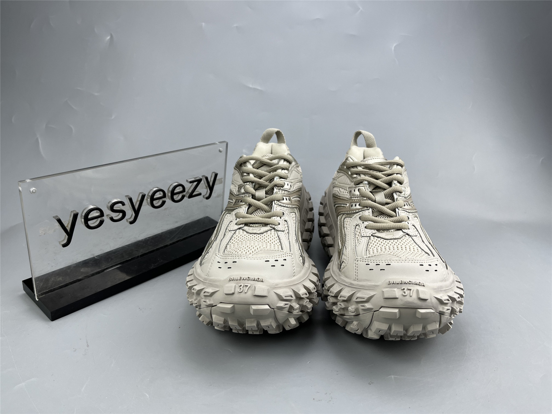 UA TRIPLE S CLEAR SOLE GREY BEIGE