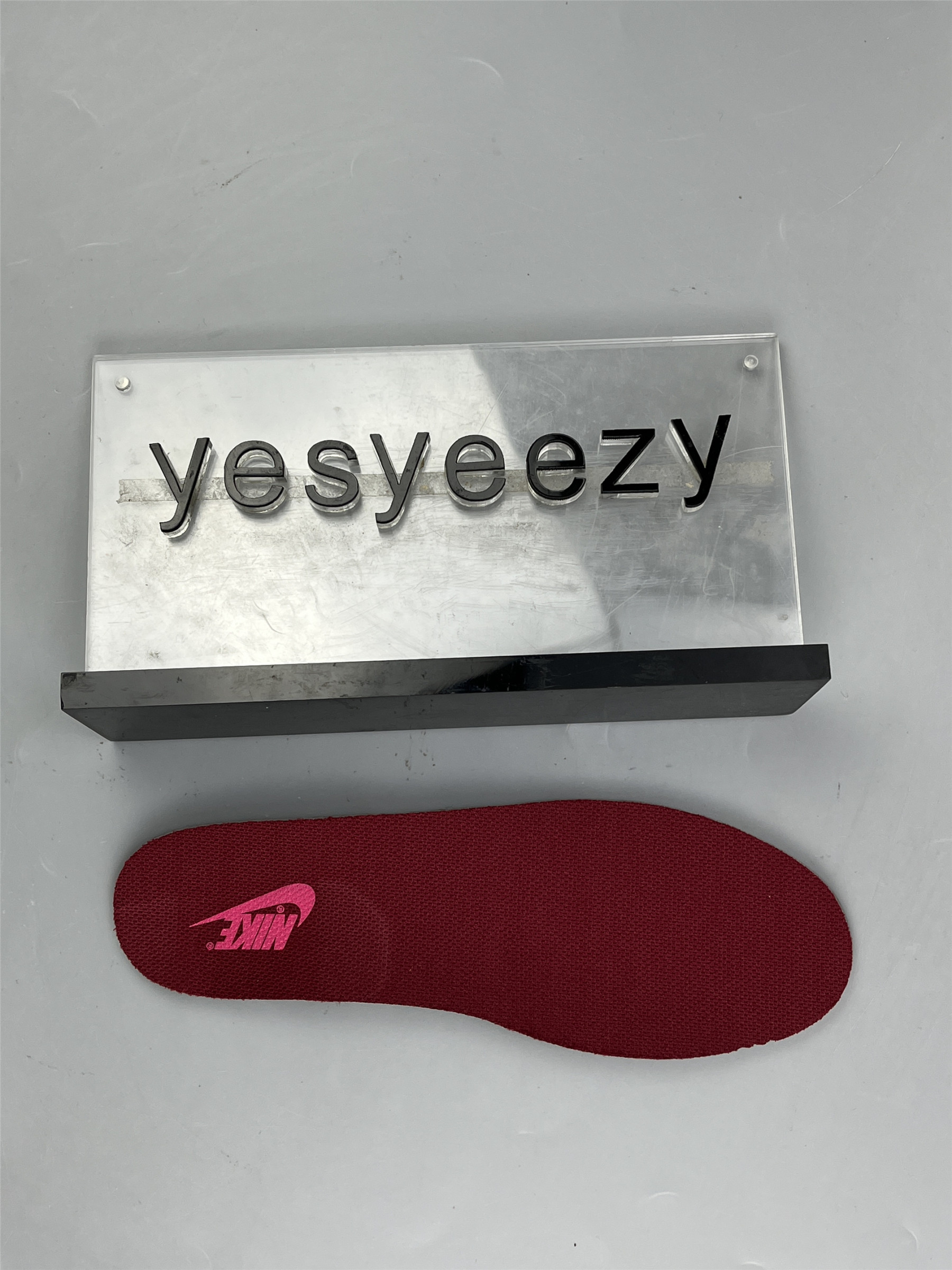 UA NIKE WMNS DUNK LOW 