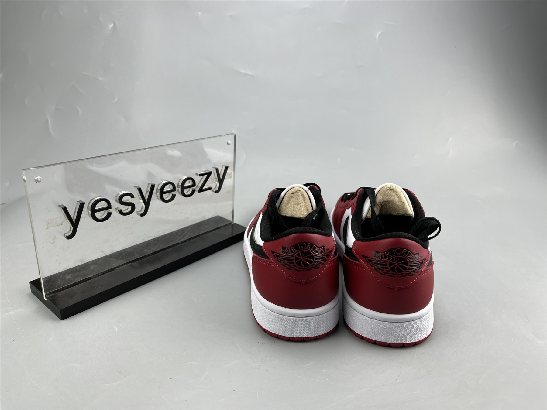 UA AIR JORDAN 1 LOW GOLF 