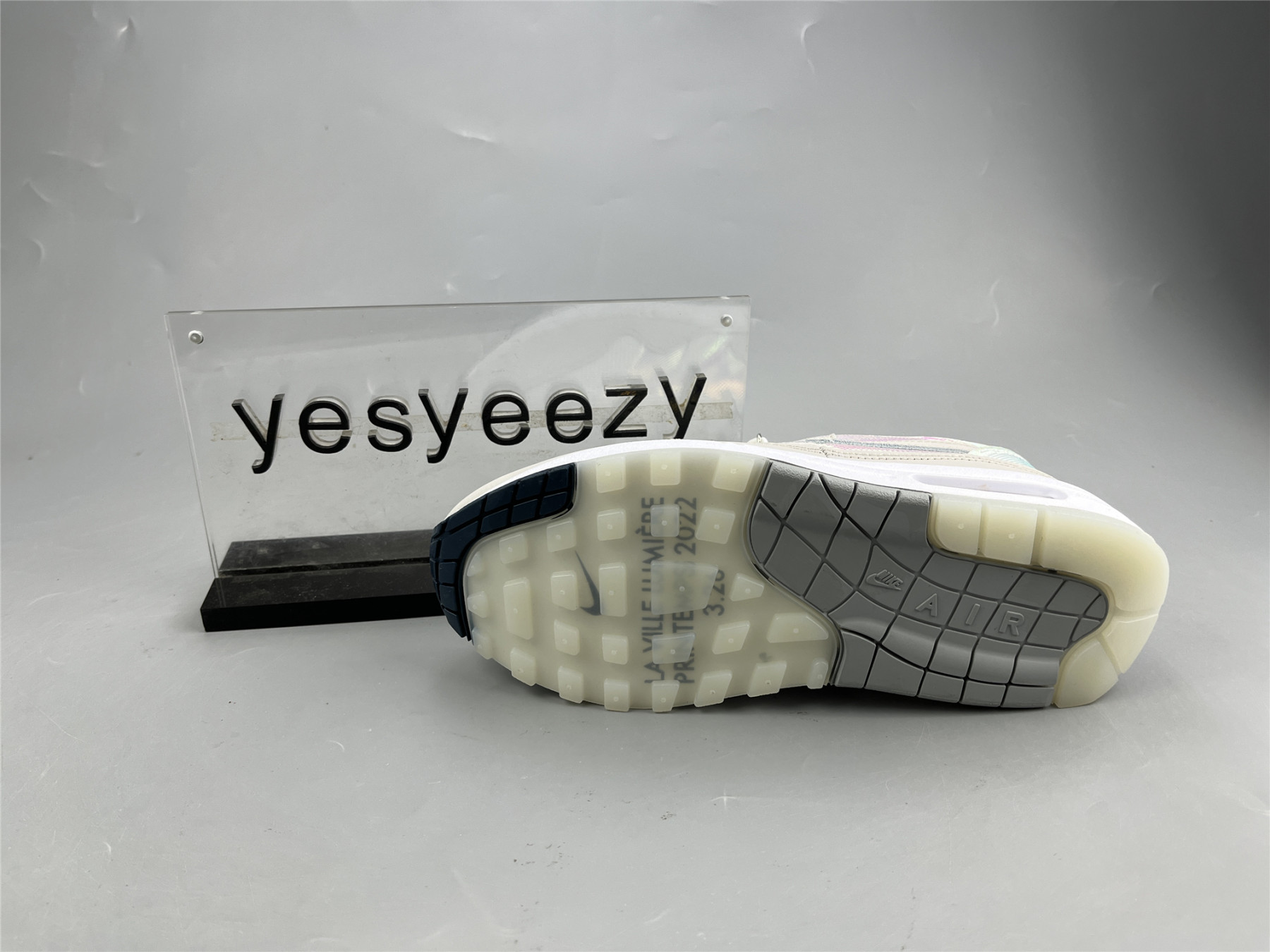 UA NIKE AIR MAX 1 AMD