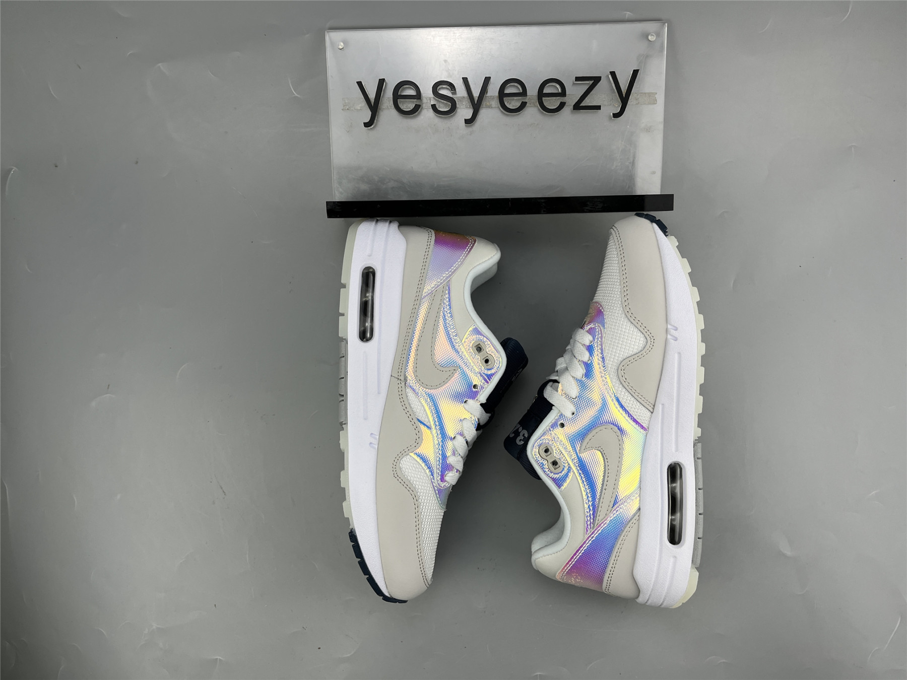 UA NIKE AIR MAX 1 AMD