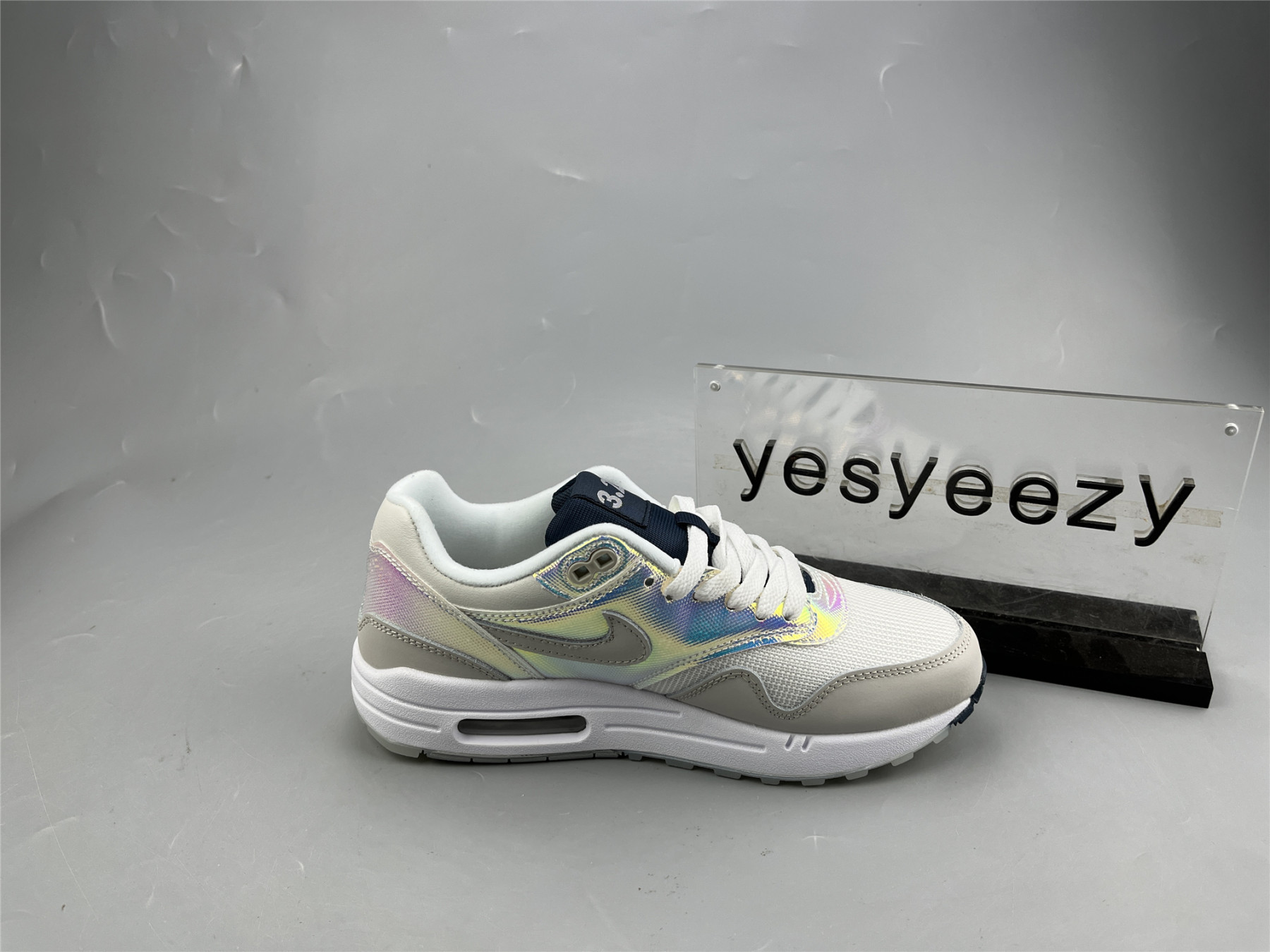 UA NIKE AIR MAX 1 AMD