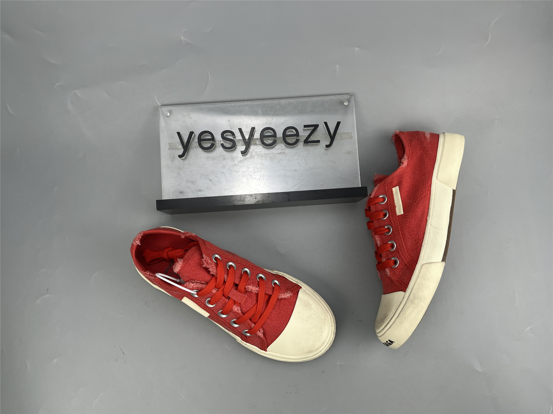 UA PARIS MID RED