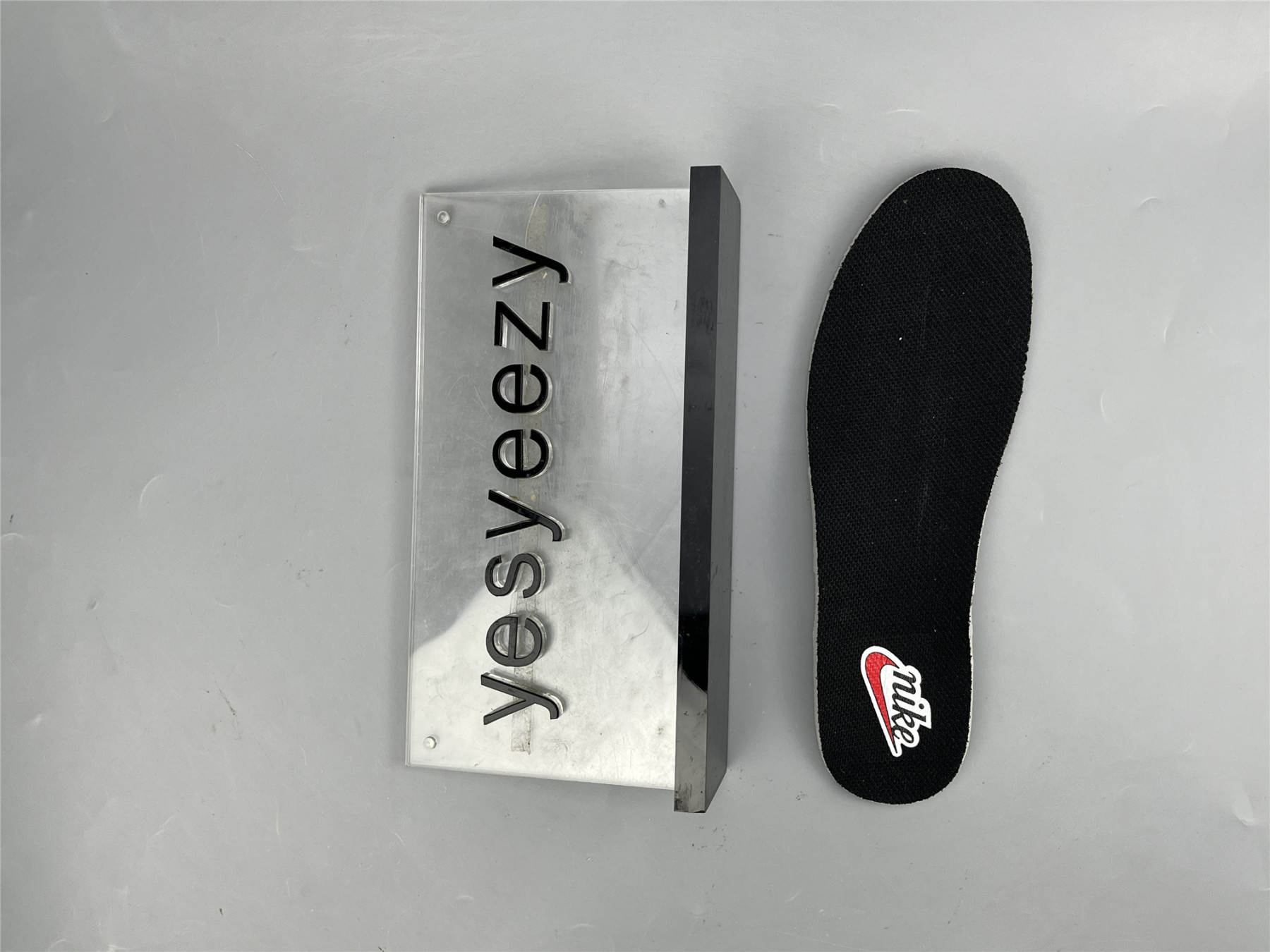 UA NIKE WMNS DUNK LOW SE 