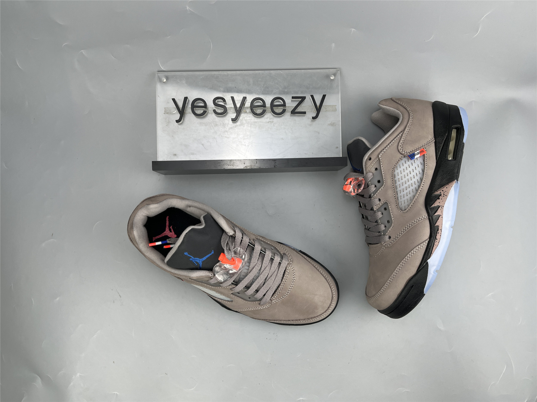 UA PARIS SAINT-GERMAIN X AIR JORDAN 5 RETRO LOW 