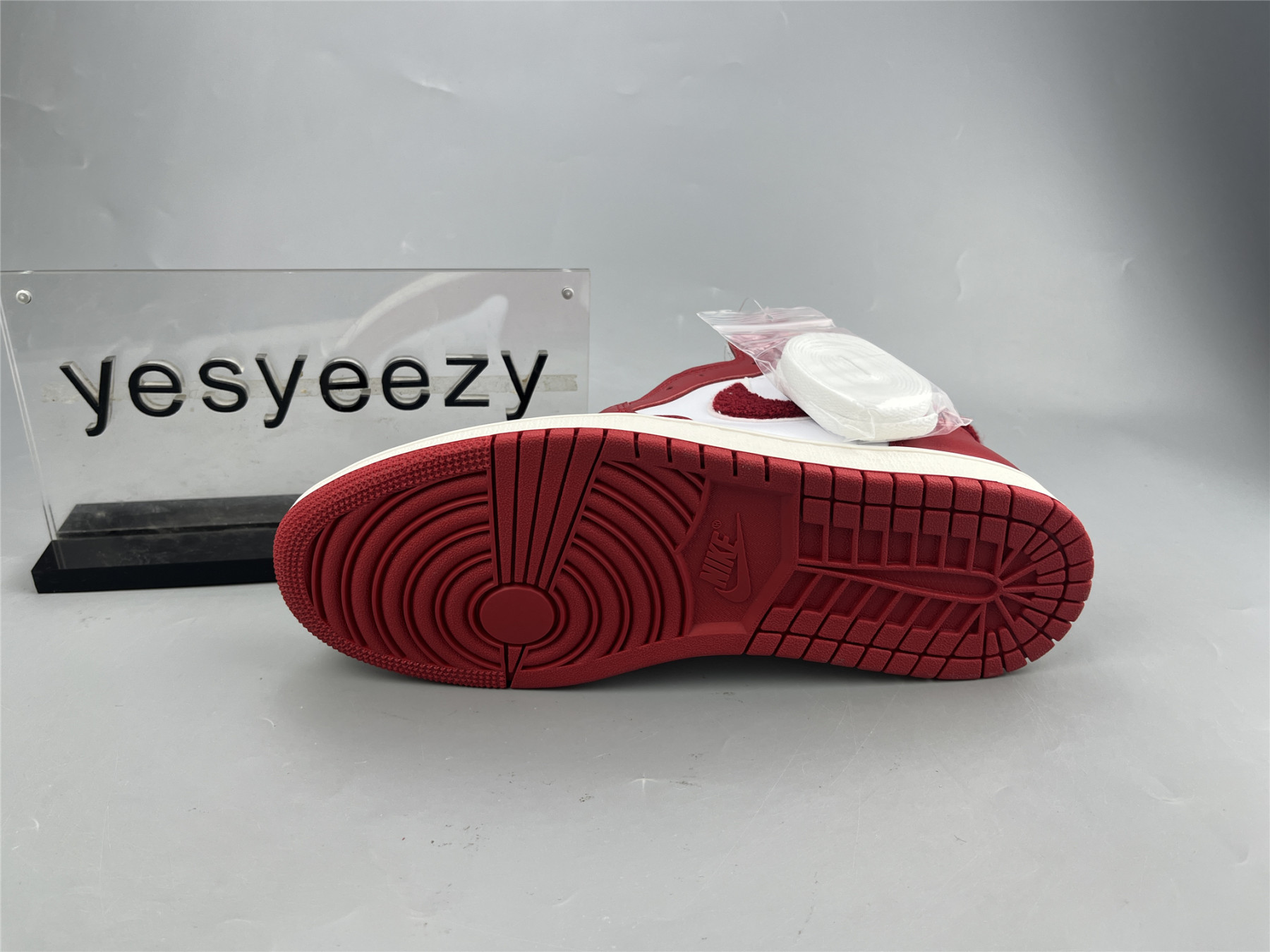 UA WMNS AIR JORDAN 1 HIGH OG