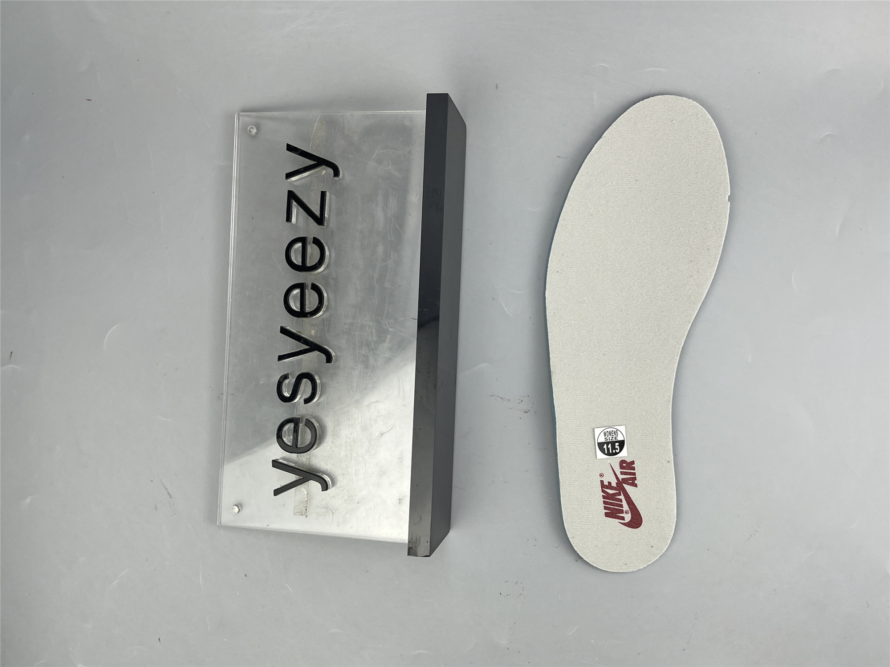 UA WMNS AIR JORDAN 1 HIGH OG