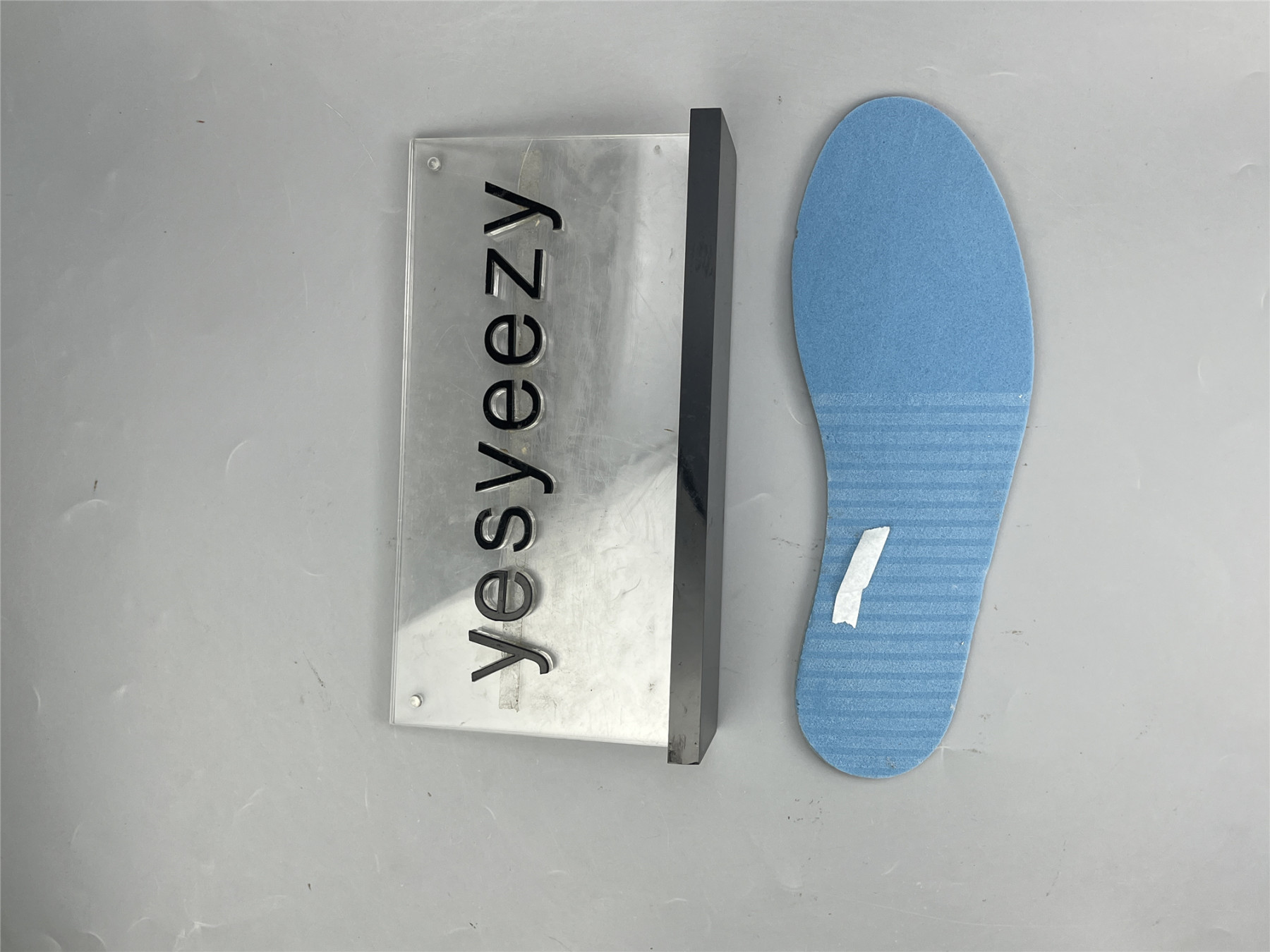 UA WMNS AIR JORDAN 1 HIGH OG