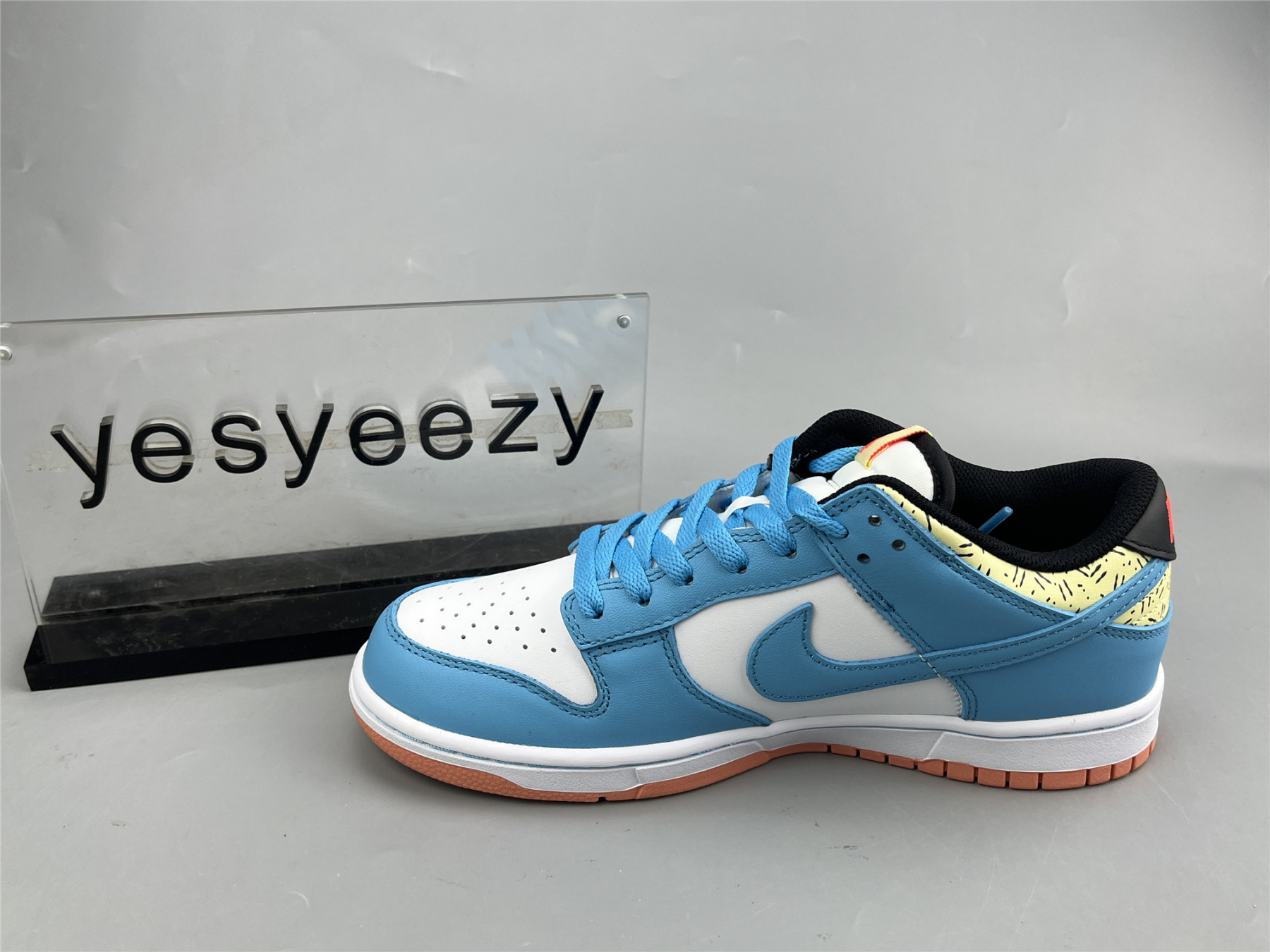 UA NIKE KYRIE IRVING X DUNK LOW SE GS 