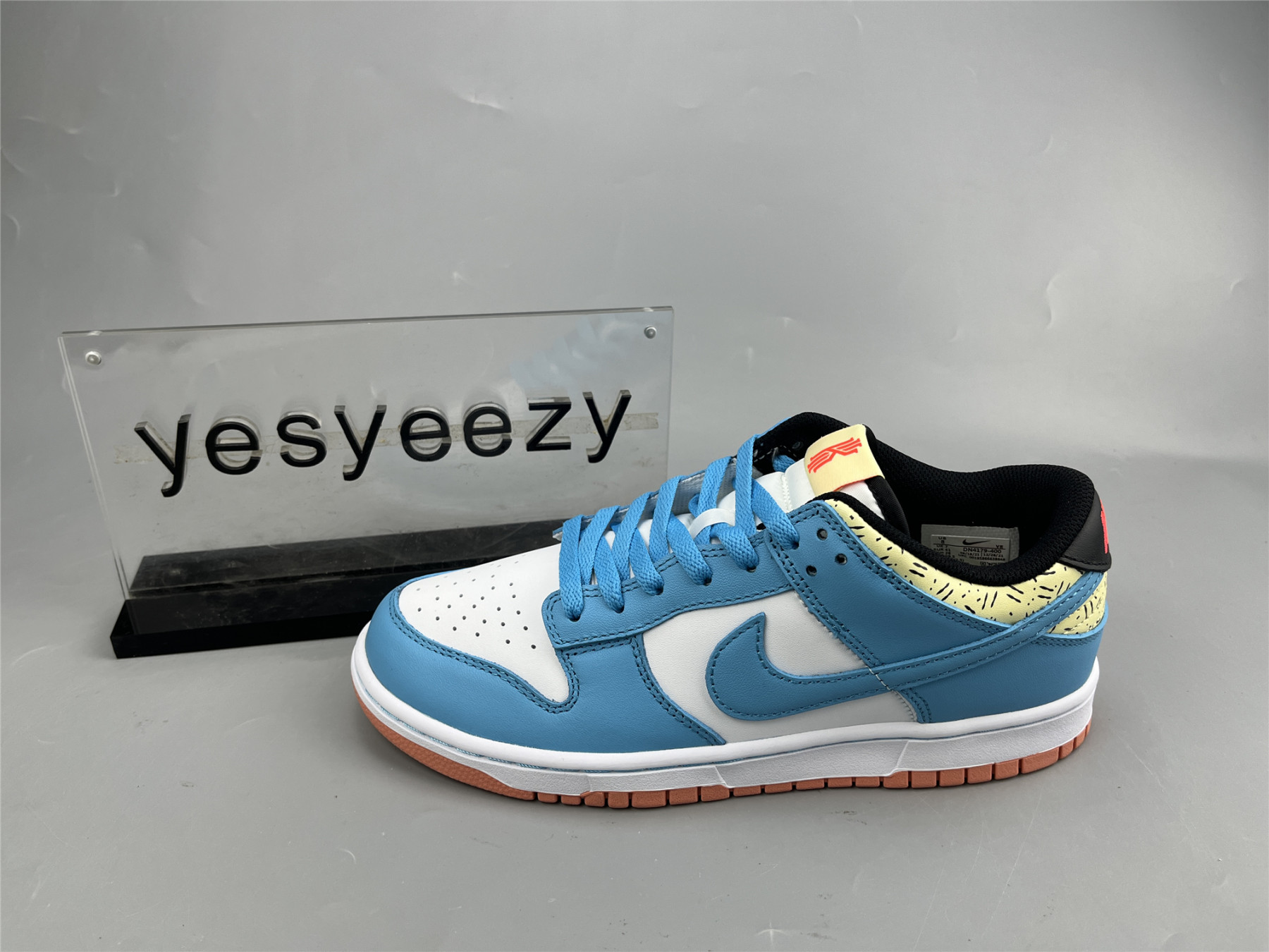 UA NIKE KYRIE IRVING X DUNK LOW SE GS 