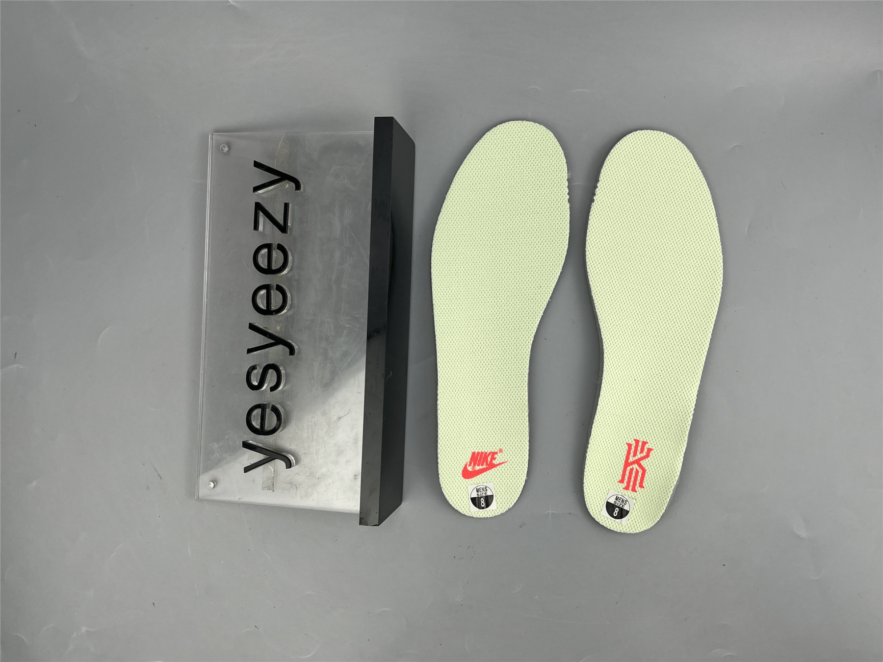 UA NIKE KYRIE IRVING X DUNK LOW SE GS 