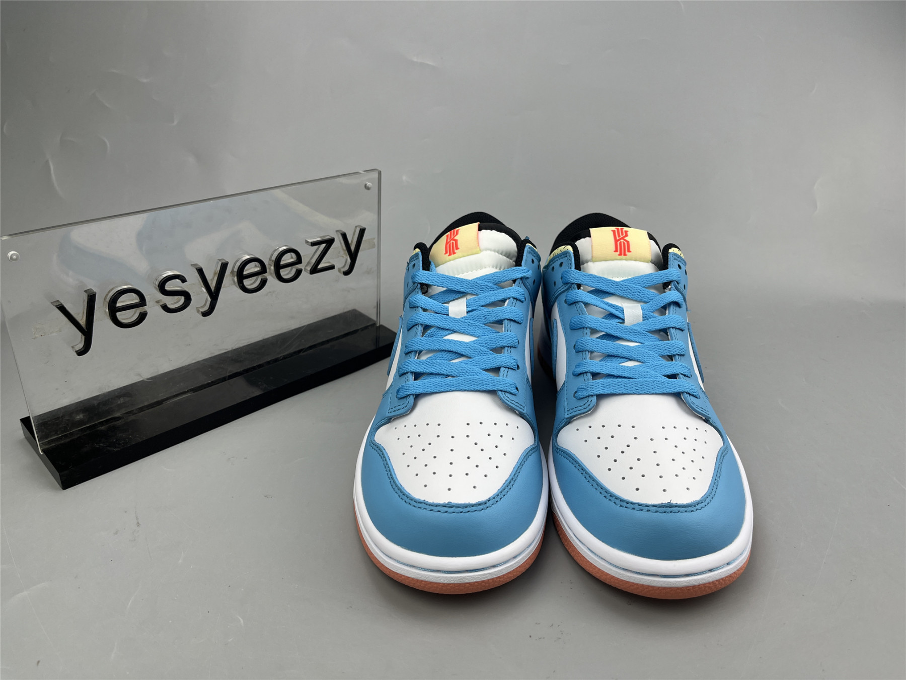 UA NIKE KYRIE IRVING X DUNK LOW SE GS 