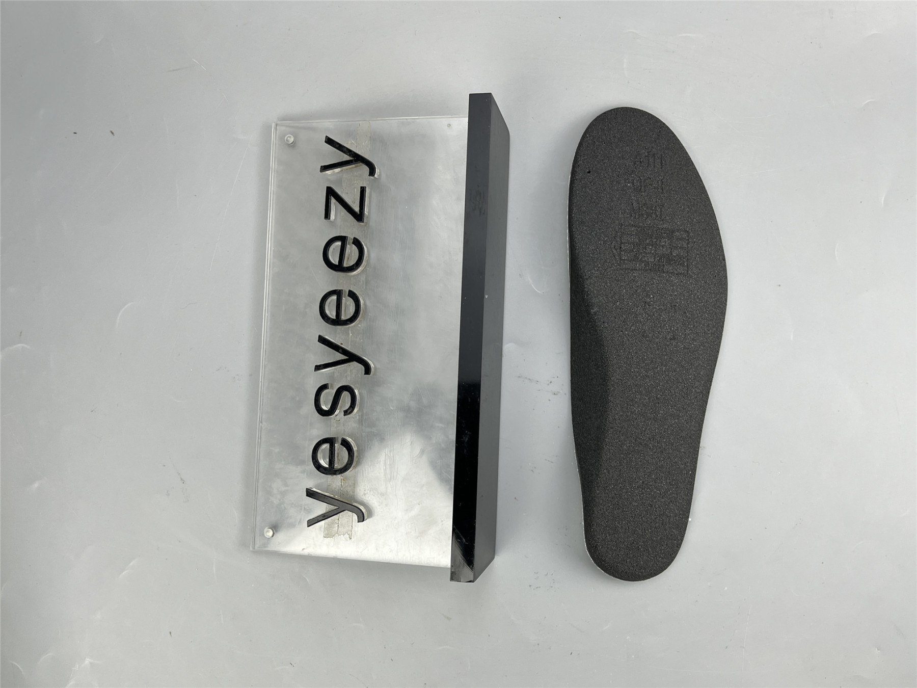 UA WMNS AIR JORDAN 1 HIGH OG 