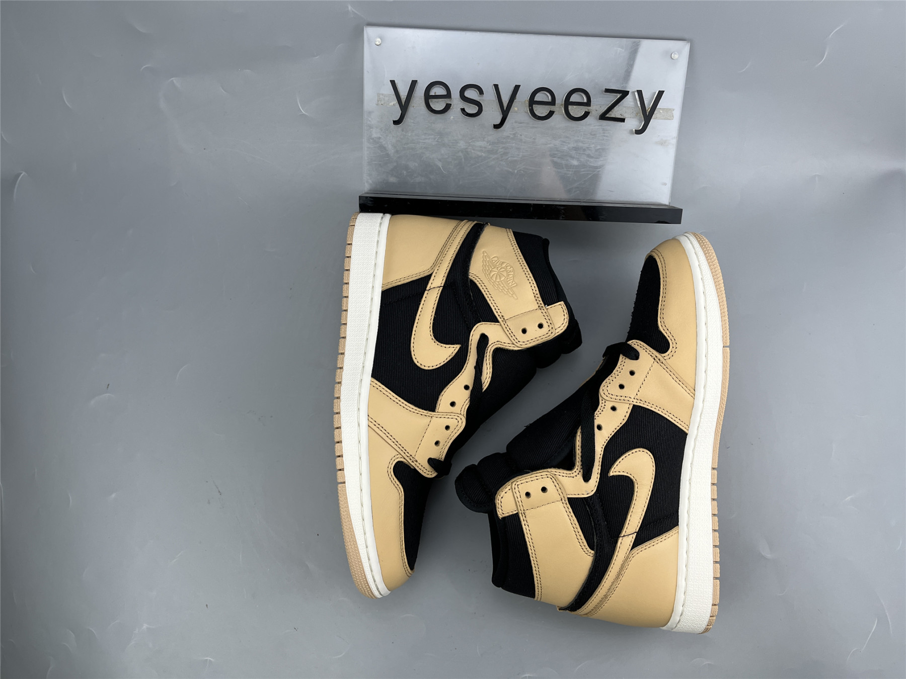 UA AIR JORDAN 1 RETRO HIGH OG 