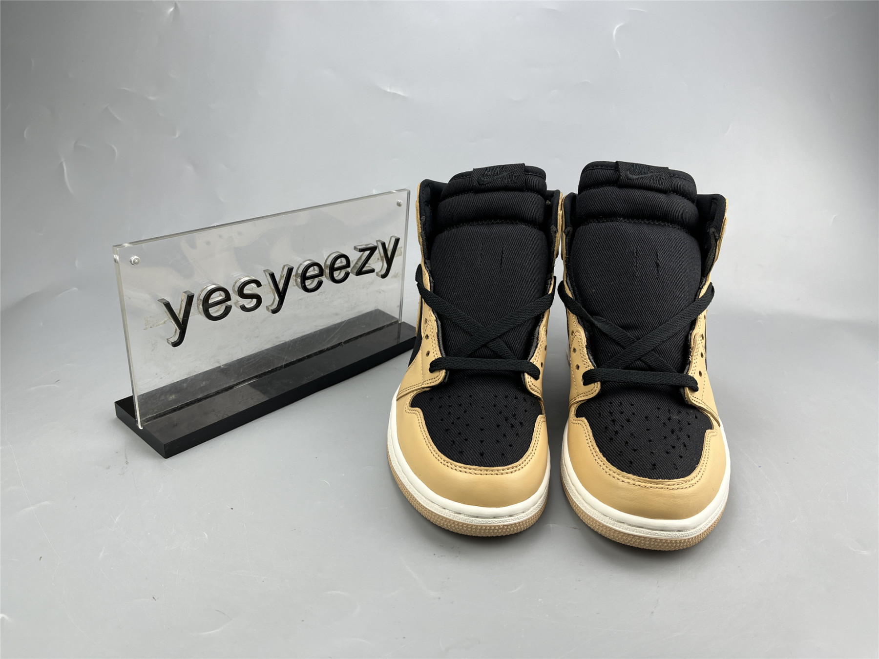 UA AIR JORDAN 1 RETRO HIGH OG 