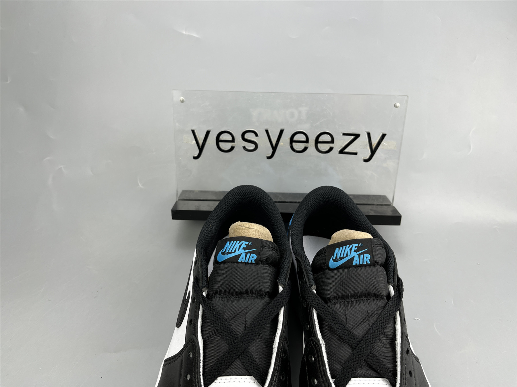 UA AIR JORDAN 1 RETRO LOW OG 